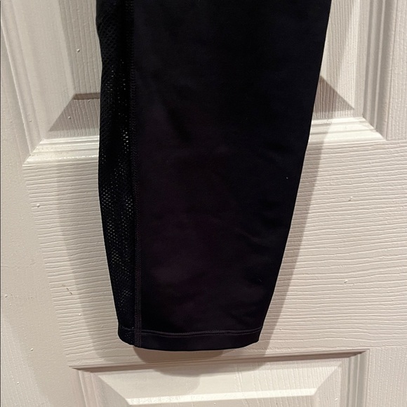 Nike Black Leggings with Gray Logo - Picture 3 of 9